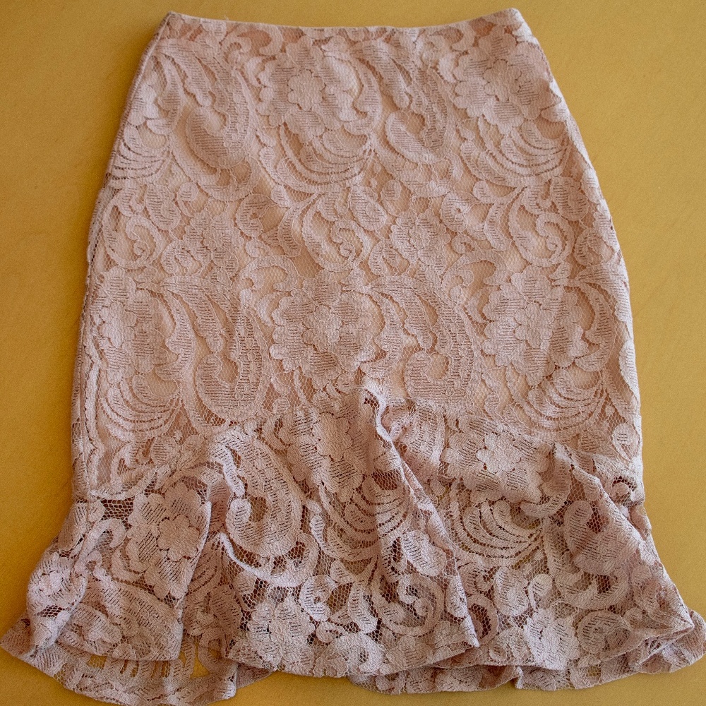 lace skirt